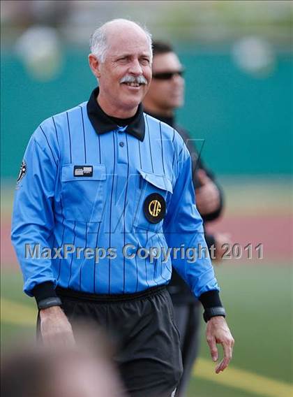 Thumbnail 2 in Flintridge Sacred Heart vs. Oaks Christian (CIF SoCal D3 Regional Final) photogallery.