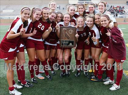 Thumbnail 2 in Flintridge Sacred Heart vs. Oaks Christian (CIF SoCal D3 Regional Final) photogallery.