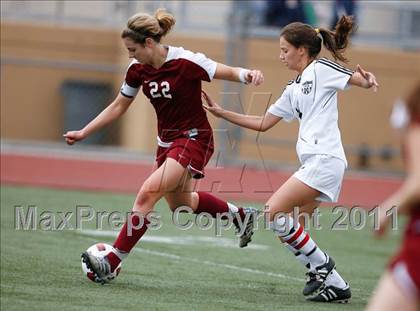 Thumbnail 2 in Flintridge Sacred Heart vs. Oaks Christian (CIF SoCal D3 Regional Final) photogallery.