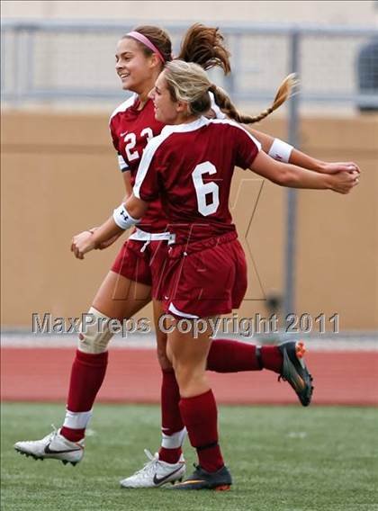 Thumbnail 1 in Flintridge Sacred Heart vs. Oaks Christian (CIF SoCal D3 Regional Final) photogallery.