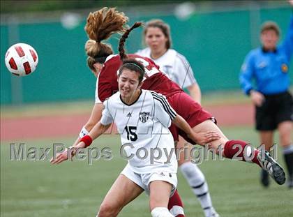 Thumbnail 2 in Flintridge Sacred Heart vs. Oaks Christian (CIF SoCal D3 Regional Final) photogallery.