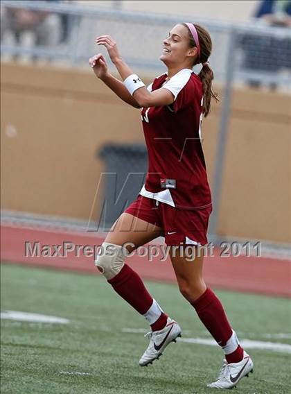 Thumbnail 1 in Flintridge Sacred Heart vs. Oaks Christian (CIF SoCal D3 Regional Final) photogallery.