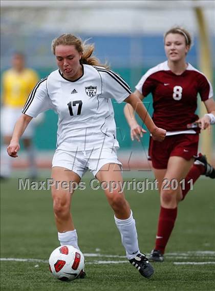 Thumbnail 2 in Flintridge Sacred Heart vs. Oaks Christian (CIF SoCal D3 Regional Final) photogallery.