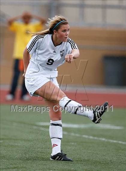 Thumbnail 1 in Flintridge Sacred Heart vs. Oaks Christian (CIF SoCal D3 Regional Final) photogallery.