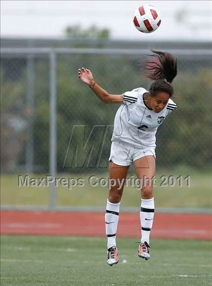 Thumbnail 3 in Flintridge Sacred Heart vs. Oaks Christian (CIF SoCal D3 Regional Final) photogallery.