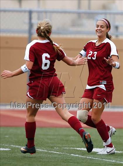 Thumbnail 3 in Flintridge Sacred Heart vs. Oaks Christian (CIF SoCal D3 Regional Final) photogallery.