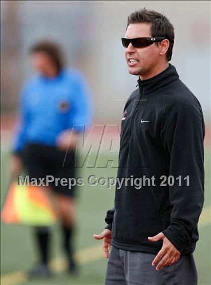 Thumbnail 2 in Flintridge Sacred Heart vs. Oaks Christian (CIF SoCal D3 Regional Final) photogallery.