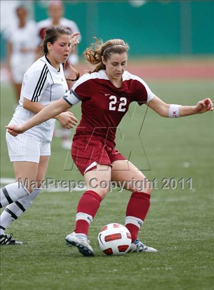 Thumbnail 2 in Flintridge Sacred Heart vs. Oaks Christian (CIF SoCal D3 Regional Final) photogallery.