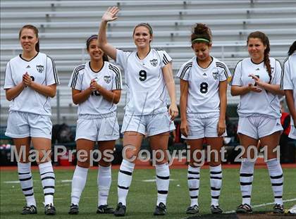Thumbnail 2 in Flintridge Sacred Heart vs. Oaks Christian (CIF SoCal D3 Regional Final) photogallery.