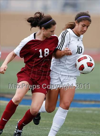 Thumbnail 3 in Flintridge Sacred Heart vs. Oaks Christian (CIF SoCal D3 Regional Final) photogallery.