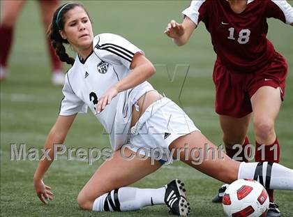 Thumbnail 2 in Flintridge Sacred Heart vs. Oaks Christian (CIF SoCal D3 Regional Final) photogallery.