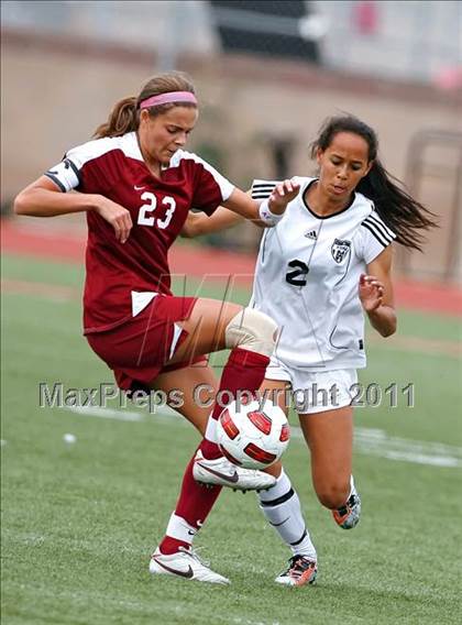 Thumbnail 2 in Flintridge Sacred Heart vs. Oaks Christian (CIF SoCal D3 Regional Final) photogallery.