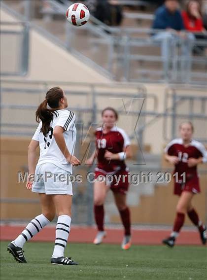 Thumbnail 1 in Flintridge Sacred Heart vs. Oaks Christian (CIF SoCal D3 Regional Final) photogallery.