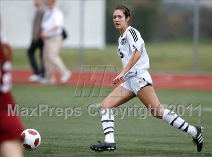 Thumbnail 3 in Flintridge Sacred Heart vs. Oaks Christian (CIF SoCal D3 Regional Final) photogallery.