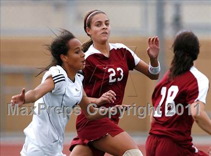 Thumbnail 3 in Flintridge Sacred Heart vs. Oaks Christian (CIF SoCal D3 Regional Final) photogallery.