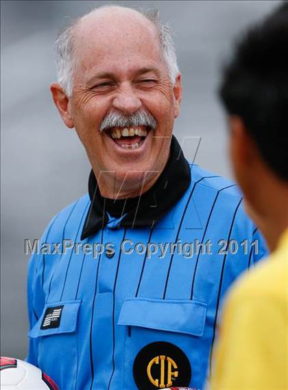 Thumbnail 3 in Flintridge Sacred Heart vs. Oaks Christian (CIF SoCal D3 Regional Final) photogallery.