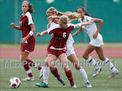 Thumbnail 2 in Flintridge Sacred Heart vs. Oaks Christian (CIF SoCal D3 Regional Final) photogallery.
