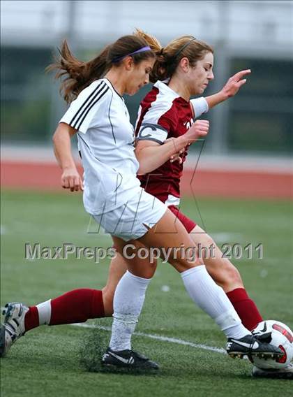 Thumbnail 2 in Flintridge Sacred Heart vs. Oaks Christian (CIF SoCal D3 Regional Final) photogallery.