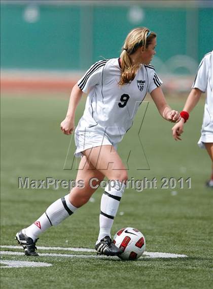 Thumbnail 3 in Flintridge Sacred Heart vs. Oaks Christian (CIF SoCal D3 Regional Final) photogallery.