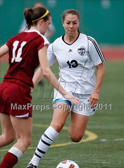 Thumbnail 2 in Flintridge Sacred Heart vs. Oaks Christian (CIF SoCal D3 Regional Final) photogallery.