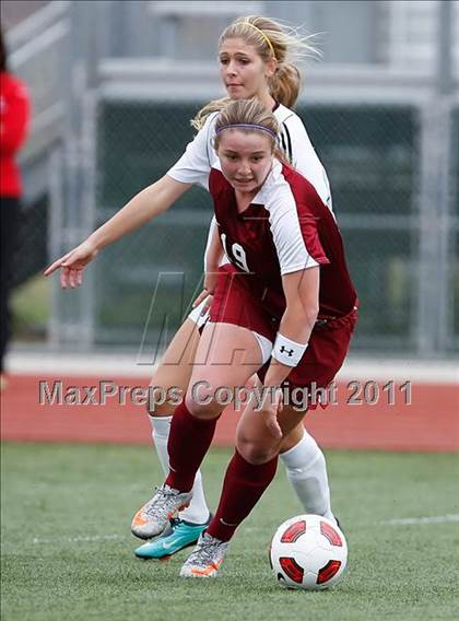 Thumbnail 2 in Flintridge Sacred Heart vs. Oaks Christian (CIF SoCal D3 Regional Final) photogallery.