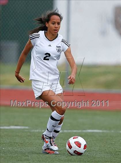 Thumbnail 3 in Flintridge Sacred Heart vs. Oaks Christian (CIF SoCal D3 Regional Final) photogallery.