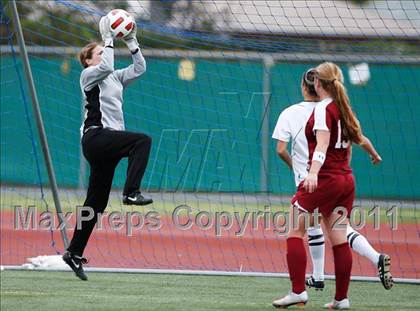 Thumbnail 1 in Flintridge Sacred Heart vs. Oaks Christian (CIF SoCal D3 Regional Final) photogallery.