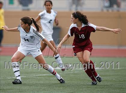 Thumbnail 1 in Flintridge Sacred Heart vs. Oaks Christian (CIF SoCal D3 Regional Final) photogallery.