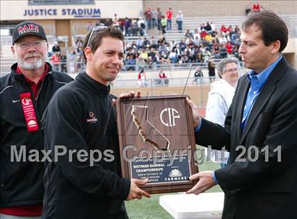Thumbnail 2 in Flintridge Sacred Heart vs. Oaks Christian (CIF SoCal D3 Regional Final) photogallery.
