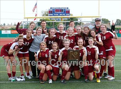 Thumbnail 1 in Flintridge Sacred Heart vs. Oaks Christian (CIF SoCal D3 Regional Final) photogallery.