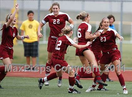 Thumbnail 1 in Flintridge Sacred Heart vs. Oaks Christian (CIF SoCal D3 Regional Final) photogallery.