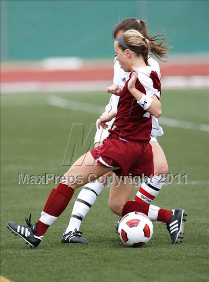 Thumbnail 2 in Flintridge Sacred Heart vs. Oaks Christian (CIF SoCal D3 Regional Final) photogallery.
