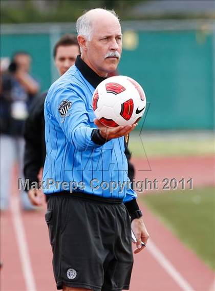 Thumbnail 1 in Flintridge Sacred Heart vs. Oaks Christian (CIF SoCal D3 Regional Final) photogallery.