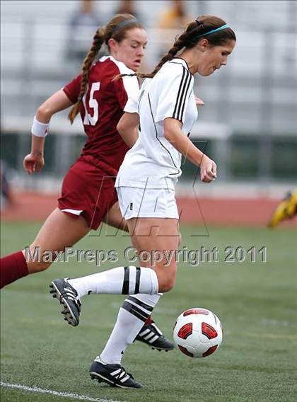 Thumbnail 1 in Flintridge Sacred Heart vs. Oaks Christian (CIF SoCal D3 Regional Final) photogallery.