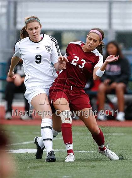 Thumbnail 2 in Flintridge Sacred Heart vs. Oaks Christian (CIF SoCal D3 Regional Final) photogallery.