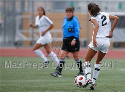 Thumbnail 3 in Flintridge Sacred Heart vs. Oaks Christian (CIF SoCal D3 Regional Final) photogallery.