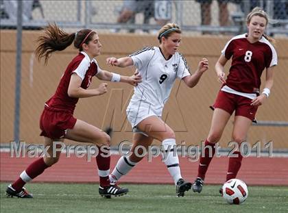 Thumbnail 2 in Flintridge Sacred Heart vs. Oaks Christian (CIF SoCal D3 Regional Final) photogallery.