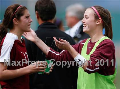 Thumbnail 2 in Flintridge Sacred Heart vs. Oaks Christian (CIF SoCal D3 Regional Final) photogallery.