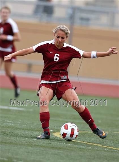 Thumbnail 2 in Flintridge Sacred Heart vs. Oaks Christian (CIF SoCal D3 Regional Final) photogallery.