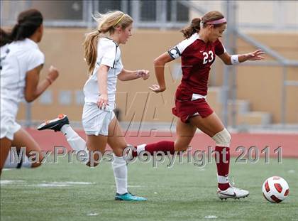 Thumbnail 1 in Flintridge Sacred Heart vs. Oaks Christian (CIF SoCal D3 Regional Final) photogallery.
