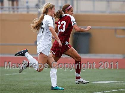 Thumbnail 3 in Flintridge Sacred Heart vs. Oaks Christian (CIF SoCal D3 Regional Final) photogallery.