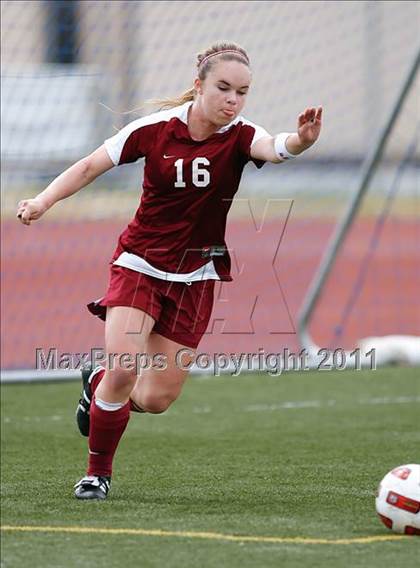 Thumbnail 2 in Flintridge Sacred Heart vs. Oaks Christian (CIF SoCal D3 Regional Final) photogallery.