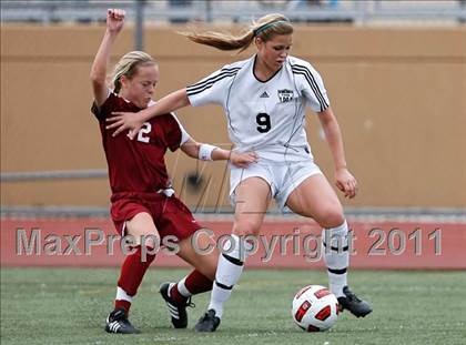 Thumbnail 1 in Flintridge Sacred Heart vs. Oaks Christian (CIF SoCal D3 Regional Final) photogallery.