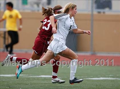 Thumbnail 2 in Flintridge Sacred Heart vs. Oaks Christian (CIF SoCal D3 Regional Final) photogallery.