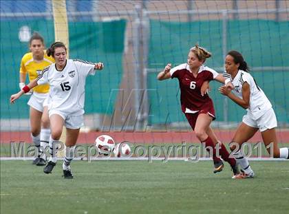 Thumbnail 1 in Flintridge Sacred Heart vs. Oaks Christian (CIF SoCal D3 Regional Final) photogallery.