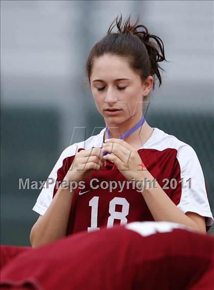 Thumbnail 2 in Flintridge Sacred Heart vs. Oaks Christian (CIF SoCal D3 Regional Final) photogallery.