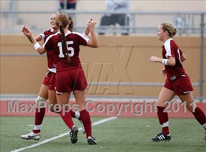 Thumbnail 3 in Flintridge Sacred Heart vs. Oaks Christian (CIF SoCal D3 Regional Final) photogallery.