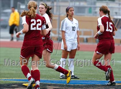 Thumbnail 3 in Flintridge Sacred Heart vs. Oaks Christian (CIF SoCal D3 Regional Final) photogallery.