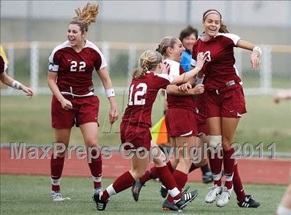 Thumbnail 2 in Flintridge Sacred Heart vs. Oaks Christian (CIF SoCal D3 Regional Final) photogallery.