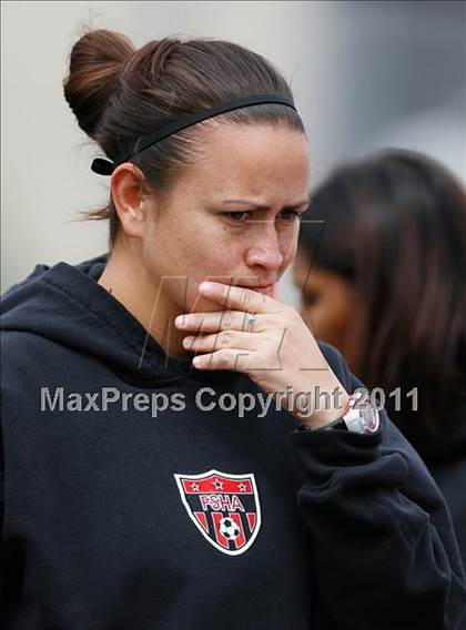 Thumbnail 1 in Flintridge Sacred Heart vs. Oaks Christian (CIF SoCal D3 Regional Final) photogallery.